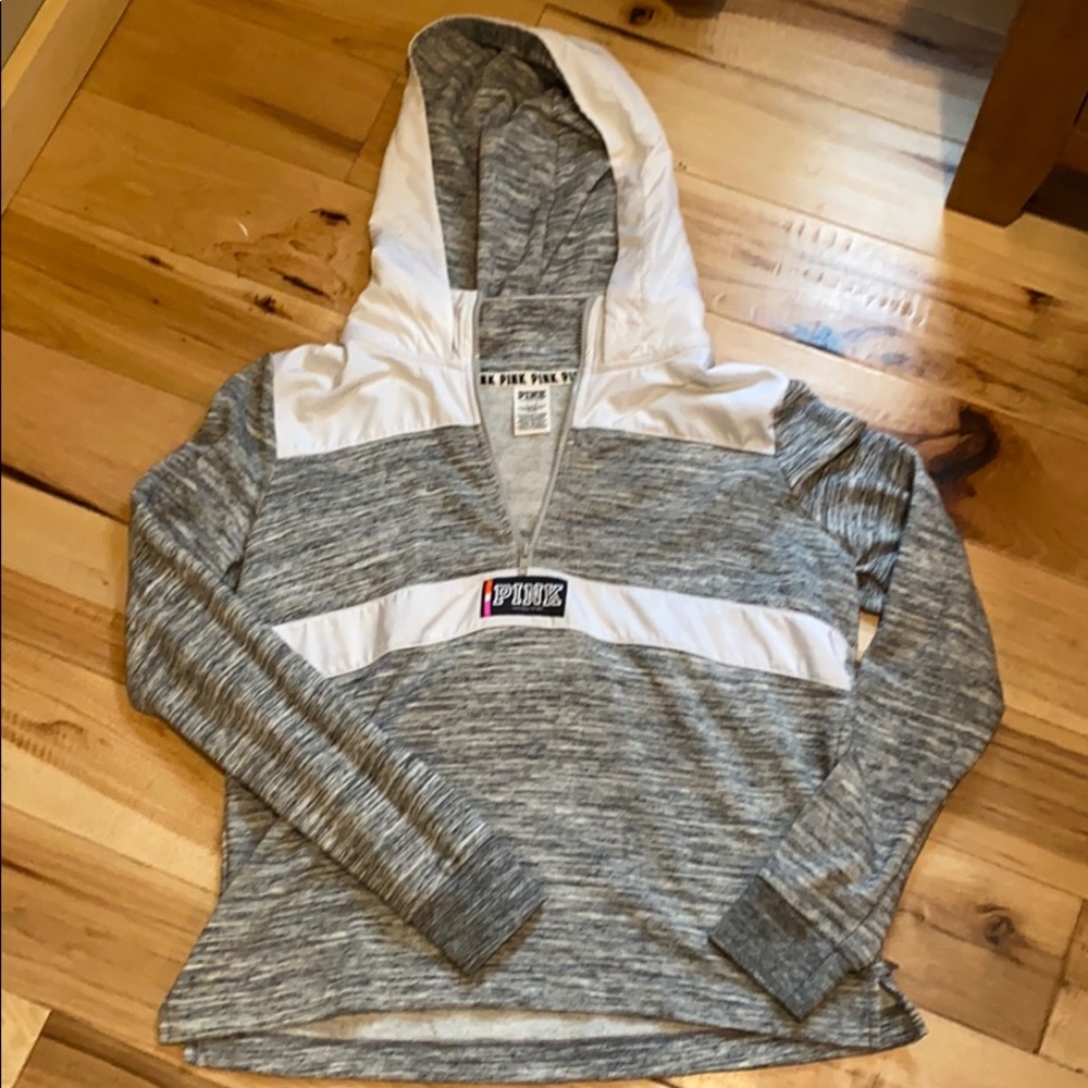 Gently worn PINK light sweatshirt with hood 🖤✨